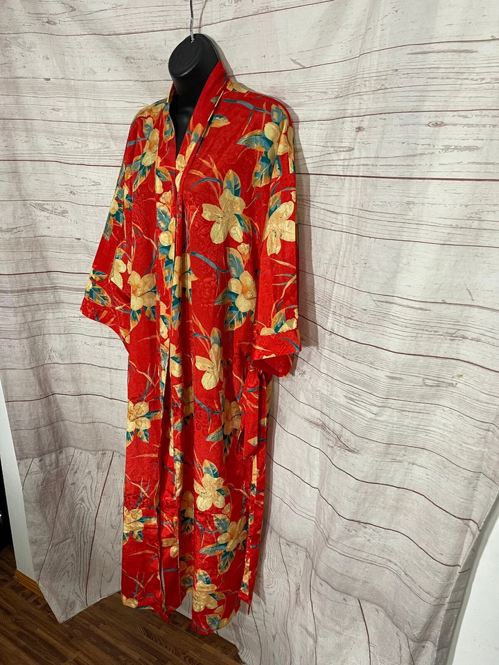 Bata de dormir para mujer Lord & Taylor roja con estampado floral frente abierto talla L Foto 3 de 4