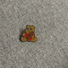 VTG Rare American Airlines AA Valentine’s Day Teddy Bear Heart Enamel Lapel Pin