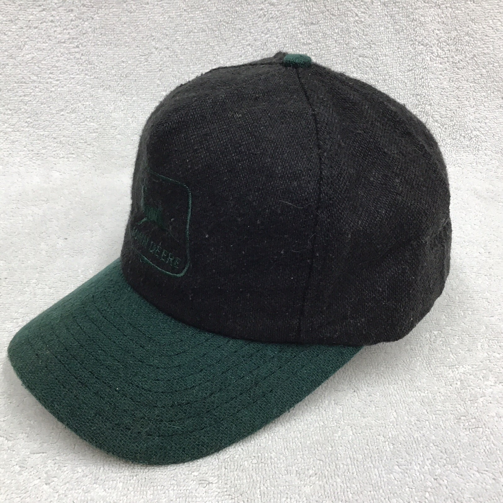 John Deere Baseball Cap Voor Heren - Distressed Twill Met Vintage Logo En Gele Stiksels