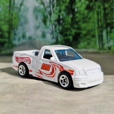 Hot Wheels Ford F 150 SVT Lightning Diecast Model Car 1/64 (1)  Excellent Cond.