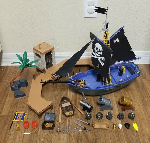 Playmobil 5775 Pirates Attack Set With 