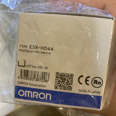 OMRON E3X-HD44 Photoelectric Switch E3XHD44 1PC New Free Shipping