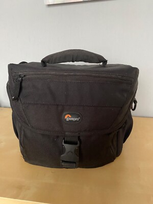 Lowepro / Kamera-/Fototasche für Kameras, Regenschutz, Tragegurt, Zubehörfächer
