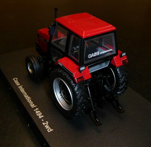 Model Tractor Case 1494-2WD (1983) 1/32nd BLACK & RED Model By Universal Hobbies - Picture 3 of 8