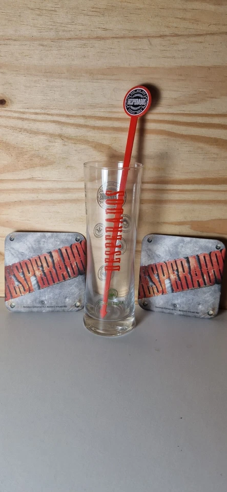 VERRE BIERE DESPERADOS 25CL NEUF + 2 SOUS BOCKS + UN TOUILLEUR ROUGE