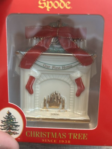 Spode Christmas Tree “Our First Home” 2006 Ornament - Picture 4 of 5