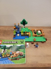 LEGO Minecraft The Farm 21114 - Complete w/ Manual