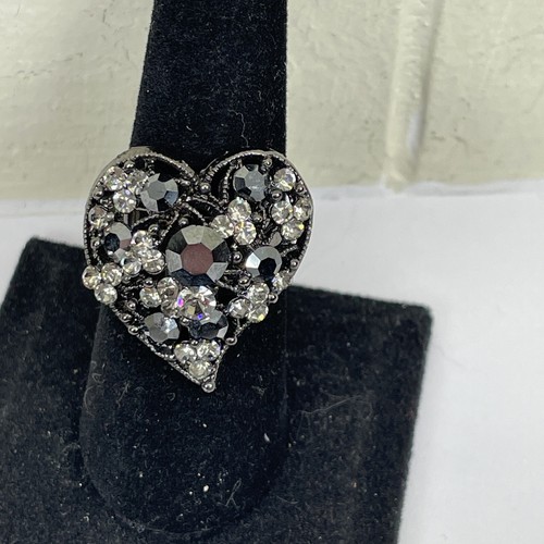 Lot 9 Rings Jewelry Mix Lot Fashion Vintage Assorted Shapes Colors Size 8.5 - Picture 3 of 16