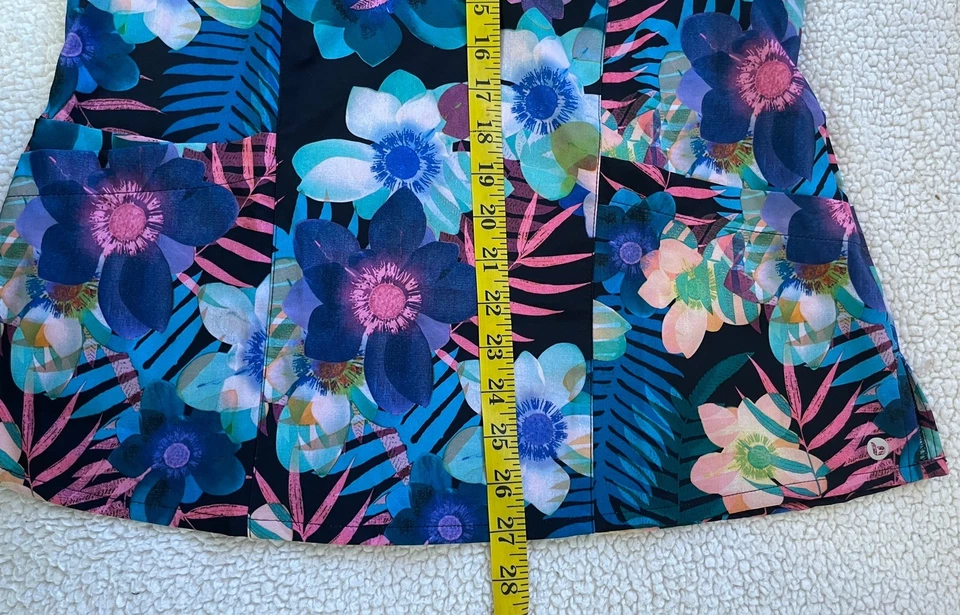 Barco One Women’s Multi Printed V Neck Princess Summer Delight Scrub Tops M - Image 3 of 4