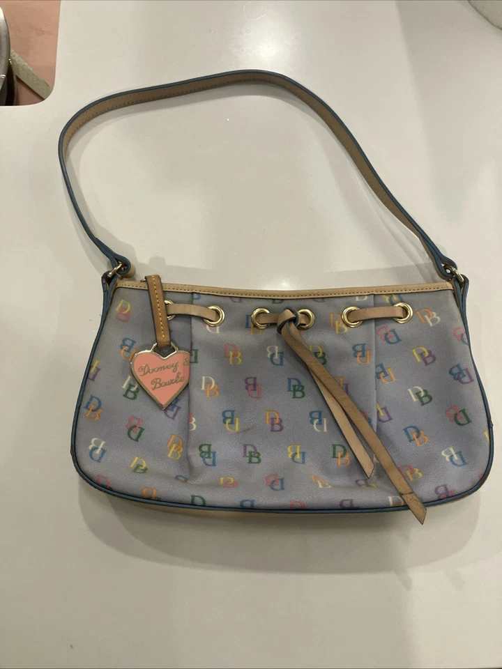 Dooney & Bourke 复古 Y2k 婴儿蓝色彩虹 DB Monogram 蝴蝶结小号单肩包 — 第 3/4 张图片