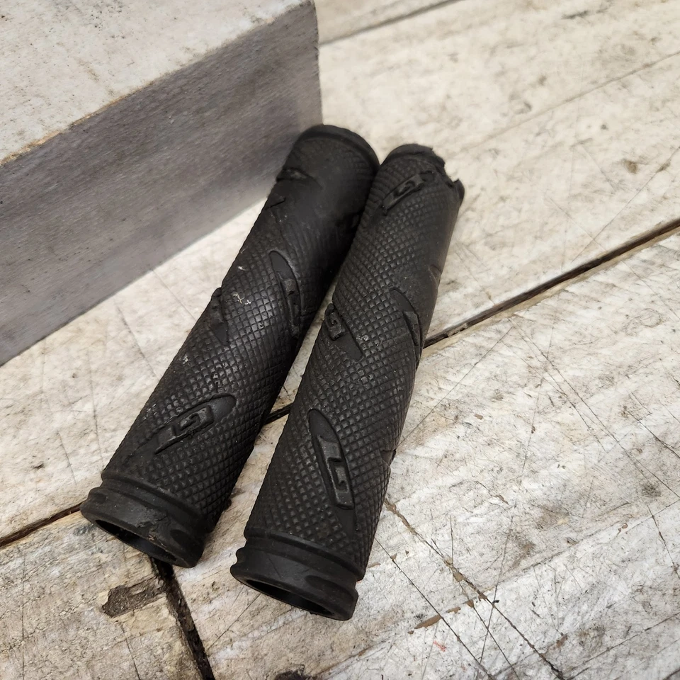 20 世纪 90 年代 GT 自行车黑色 GT 标志握把老式 BMX MTB 5.5 英寸 Zaskar Mach One — 第 4/4 张图片