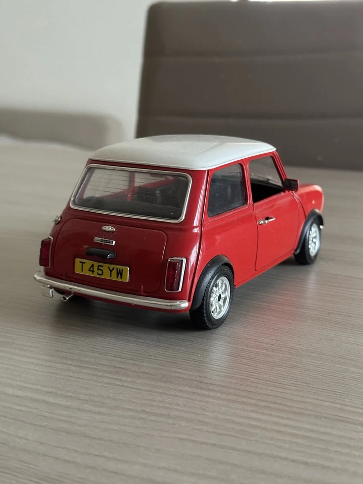 Modellino Auto Mini Cooper 1960 Scala 1/16 - Immagine 2 di 4