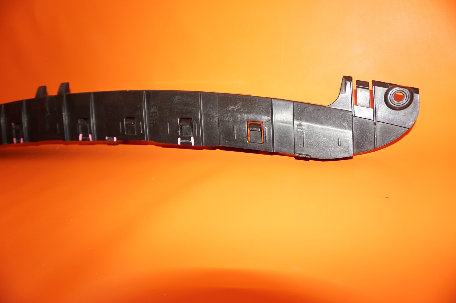 BENTLEY FLYING SPUR REAR BUMPER STRIP GUIDE PROFILE BRACKET 2015 2016 4W0807862