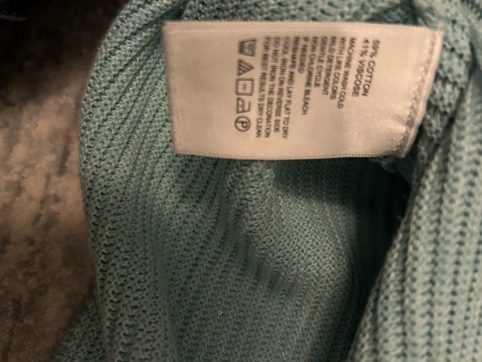 Suéter Tommy Bahama Para Mujer Talla M Verde Lima Bonita Lentejuelas Otomano Cuello en V Acanalado Foto 2 de 4