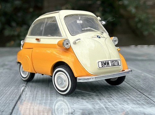 1:18 Revell 1961 BMW Isetta 250 Two-Tone Orange & Cream Diecast Bubble Car Boxed - Picture 13 of 24