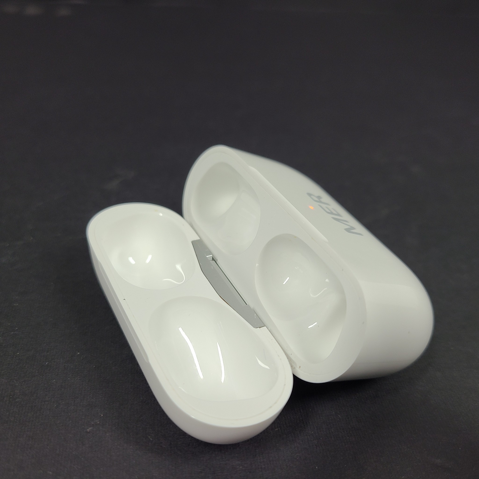 Original Apple AirPods Pro 1st Gen Case A2190 with MagSafe Charging OEM PE V1-image