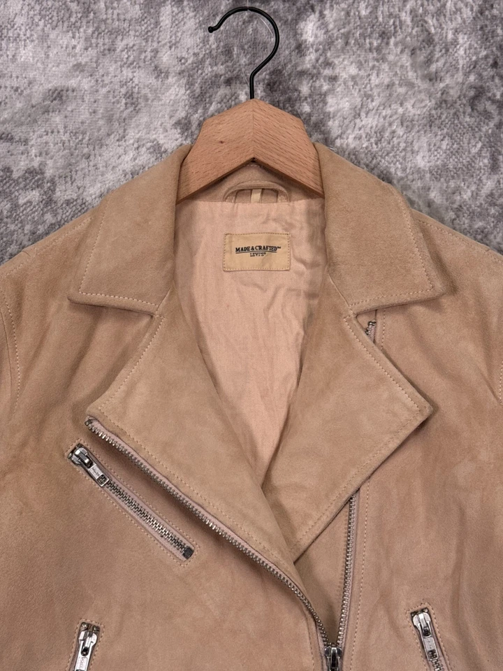 Jaqueta Levis Feita e Trabalhada 1/Pequena Feminina Camurça Marrom Moto Zíper - Imagem 2 de 4