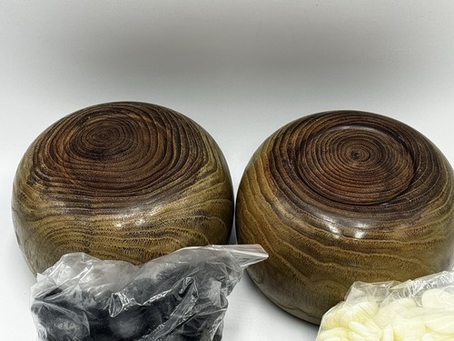Japanese Go Stone Goishi Game Piece Set Clam Shell Tone Wood Bowls - Picture 5 of 7