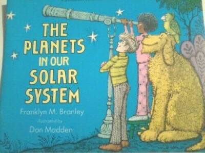 Planets in our solar system (Lets-read-and-find-out science book) - GOOD