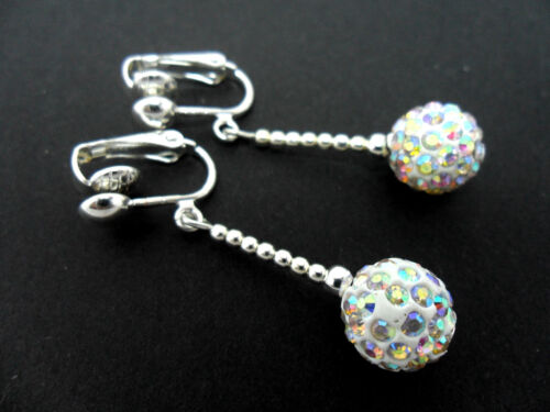 A PAIR OF DANGLY WHITE SHAMBALLA STYLE  CLIP ON   EARRINGS. - Picture 1 of 1
