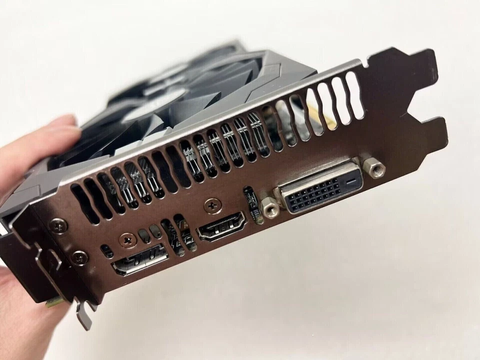 ASUS AMD Radeon STRIX RX580 8GB GDDR5 PCI-E Graphics Video Card DP DVI HDMI - Image 2 of 4