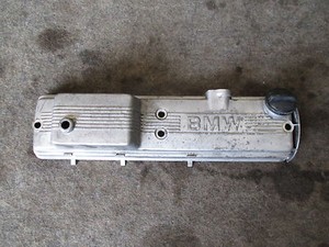 BMW E30 324d 324td E34 524td Ventildeckel 2241639 E28 524td Zylinderkopfhaube