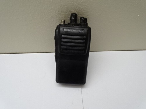 Vertex Standard VX-417-4-5 UHF 450-490MHz Two-Way Radio 16 channel - Picture 2 of 7