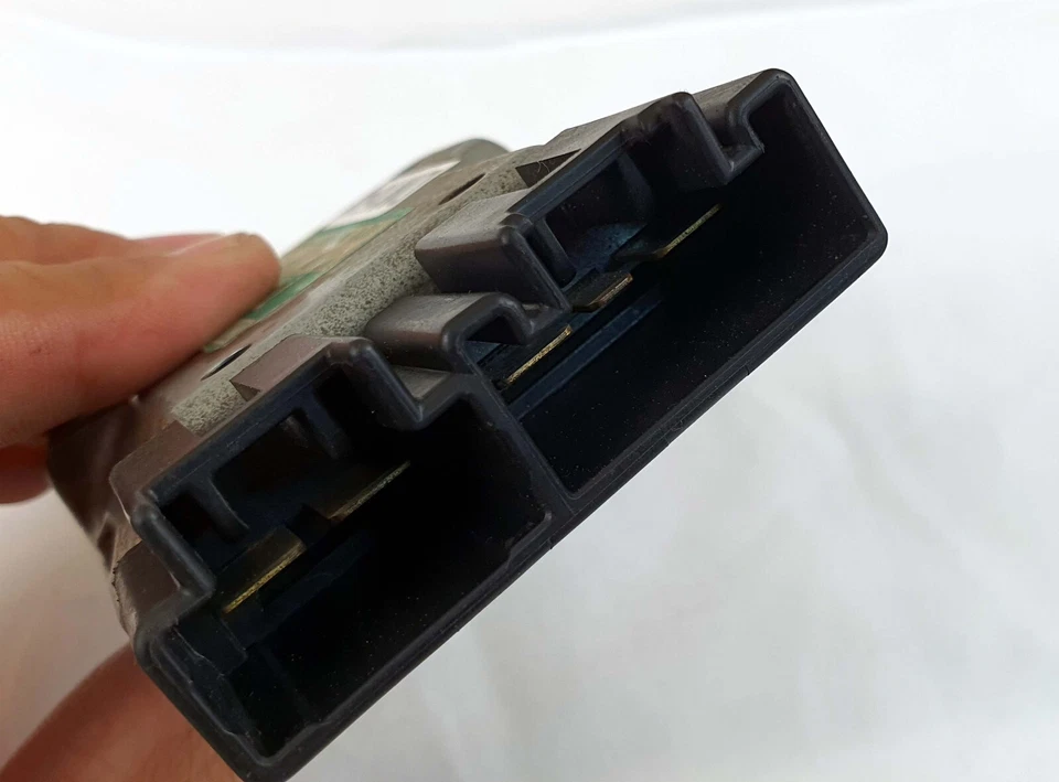 Lexus GS300 IS300 SC430 Hvac Blower Motor Control Module 87165-22040 Oem used - Image 4 of 4