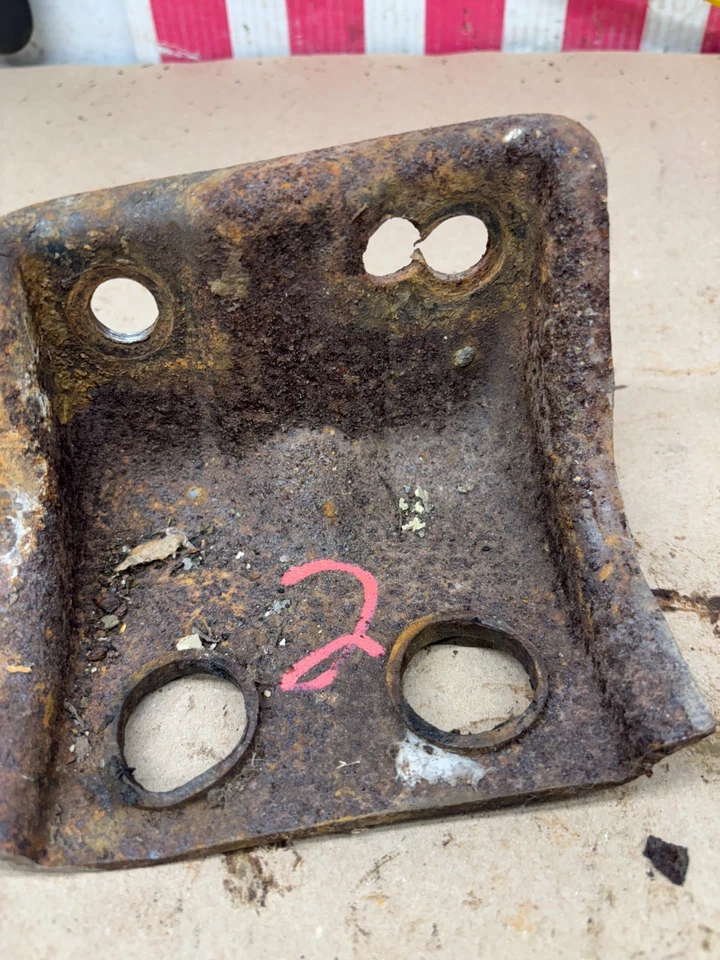 Chevrolet K10 K20 K30 1967 1972 camión transmisión caja de transferencia soporte de montaje #2 Foto 3 de 4