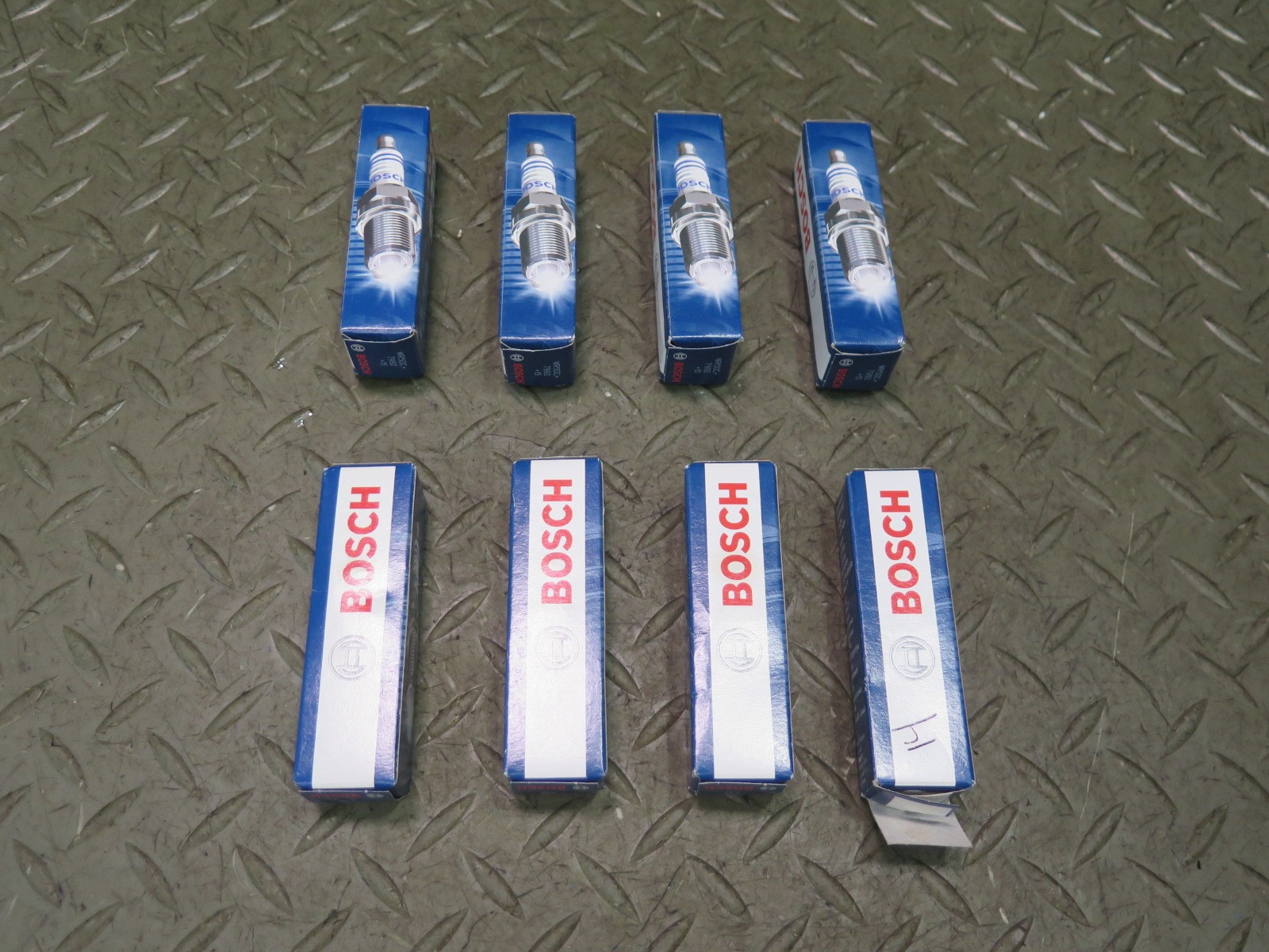 1985-1991 PORSCHE 928 S 5.0L ENGINE SPARK PLUG WR5DC BOSCH SET OF 8
