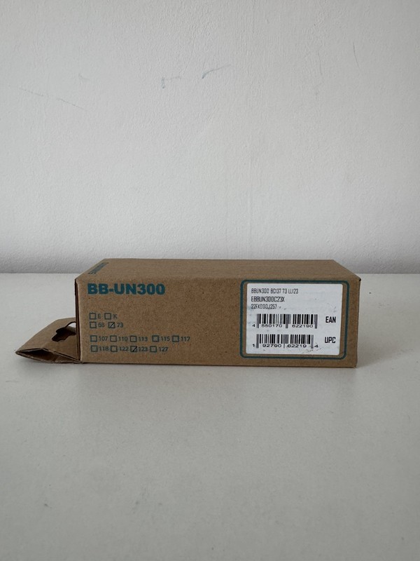 Shimano Bottom Bracket UN300 73 x 123mm Square Taper BB British Thread