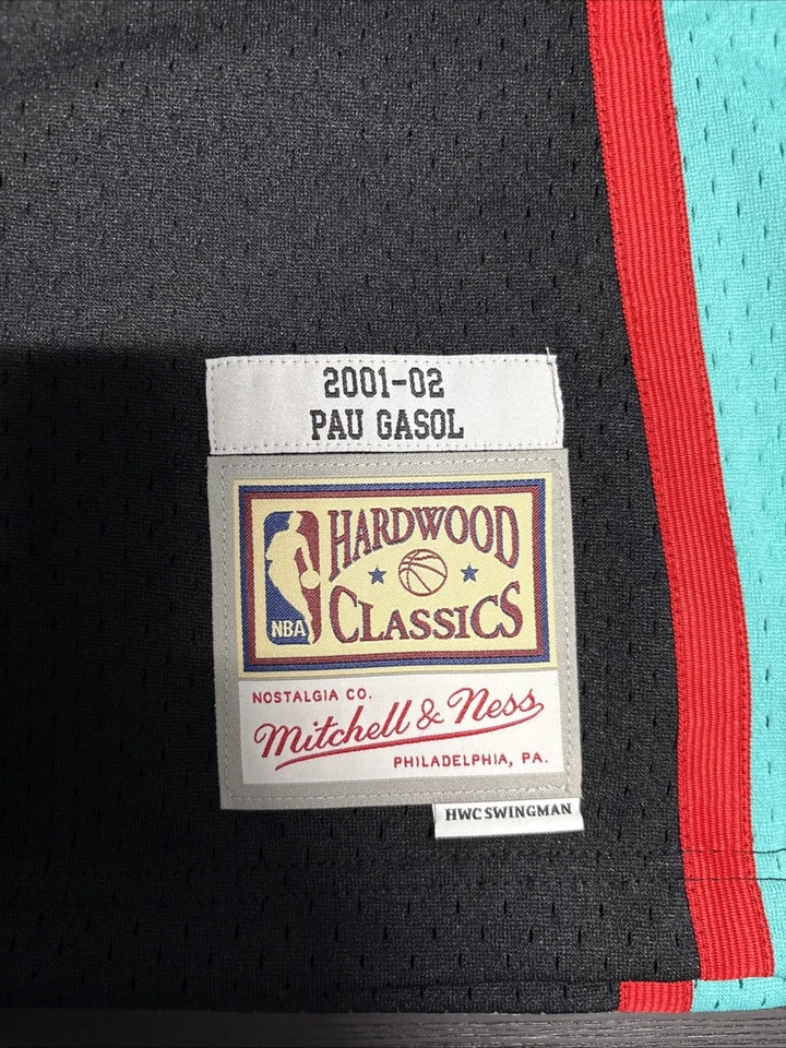 Wow X-small Mitchell & Ness Memphis Grizzlies Pau Gasol 01-02 Throwback Jersey - Image 4 of 4