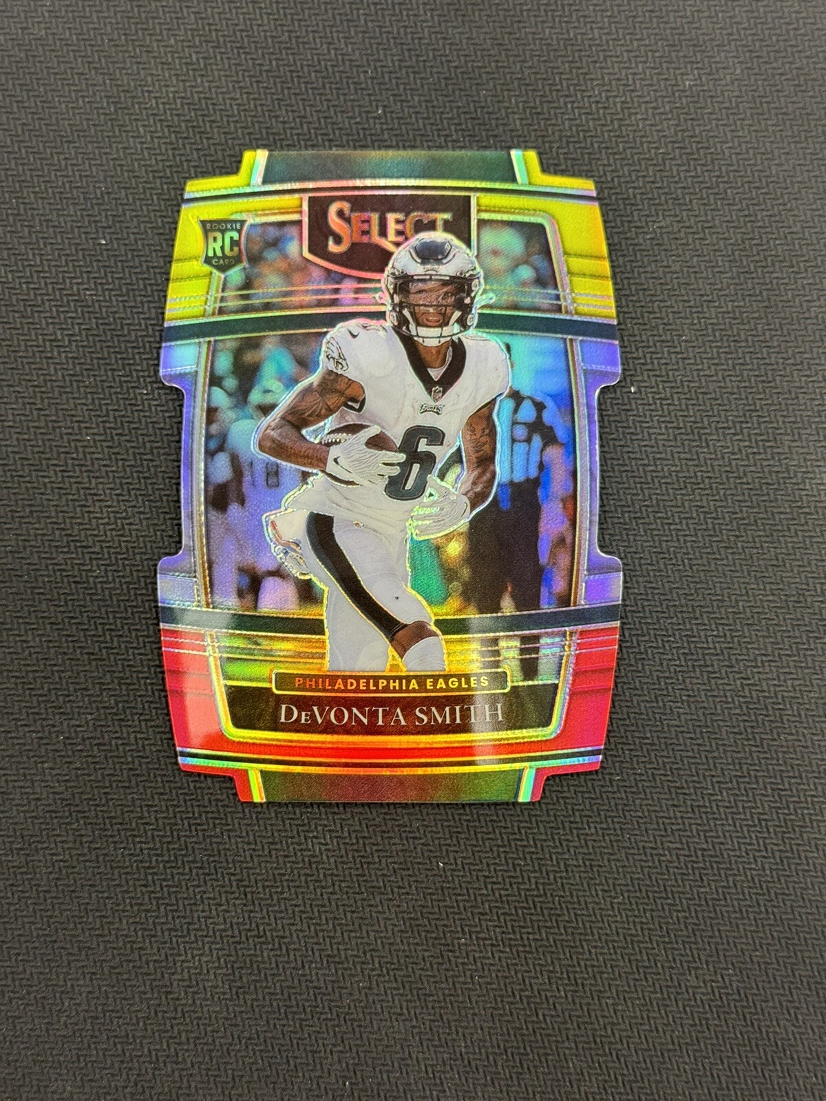 2021 Panini Select - Concourse Red & Yellow Prizm Die-Cut #49 Devonta Smith (RC)