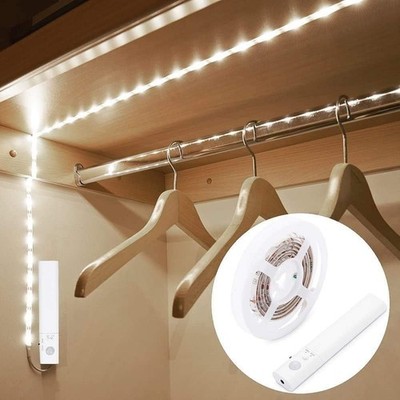 LED Streifen Lichter Bewegungsmelder, 2M Kaltlicht, Auto On/Off Nachtlampe