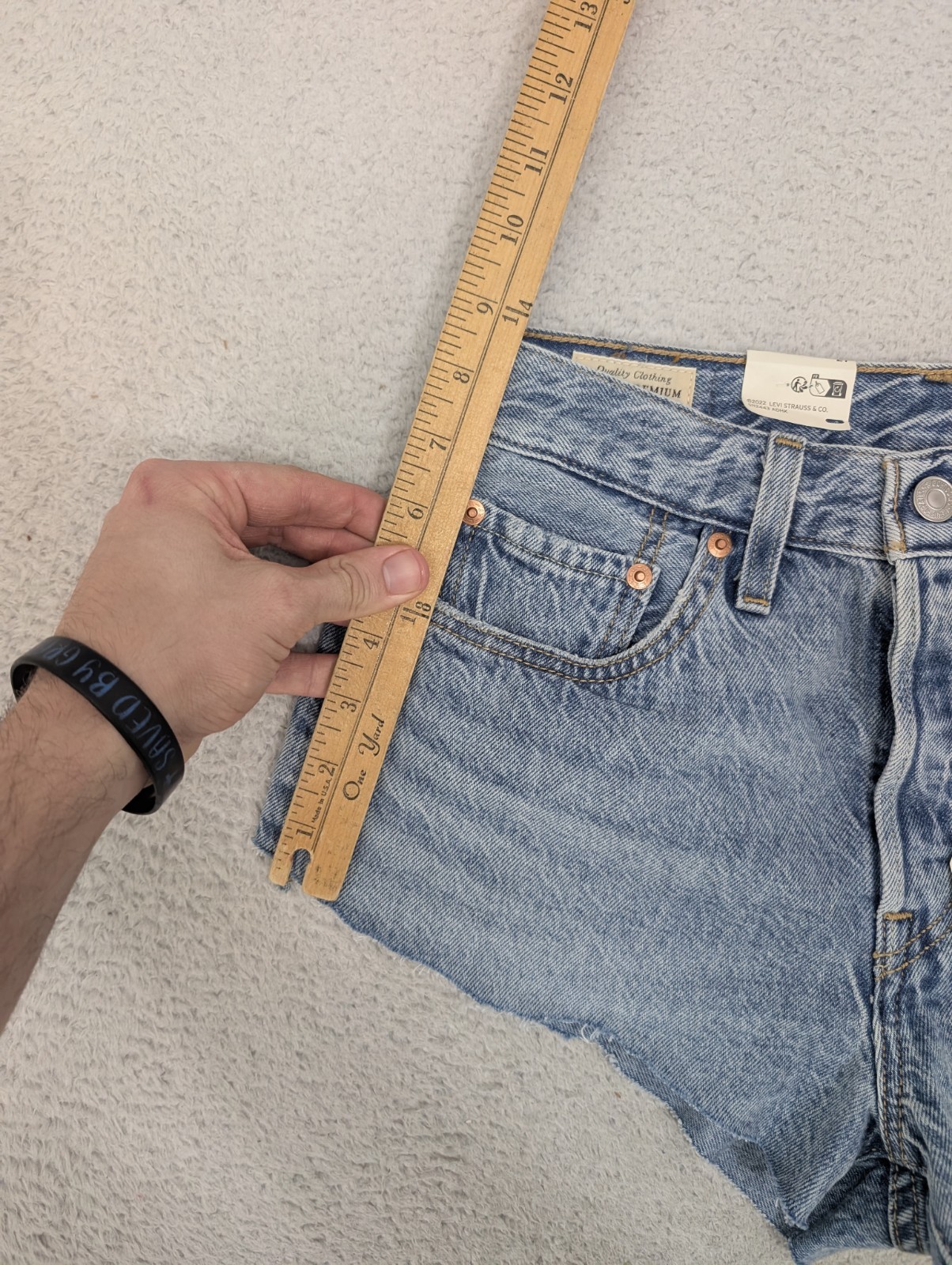 Levi's Women's 501 Original High-Rise Jean Shorts Size 27/Distressed/Lightweight thumbnail 2