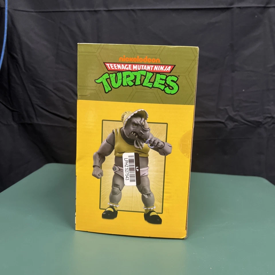 NECA Teenage Mutant Ninja Turtles Granny Bebop & Baby Rocksteady paquete de 2 Foto 2 de 4