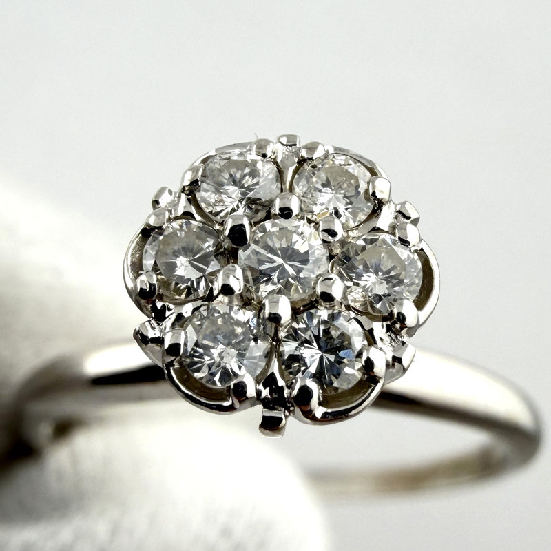 14k White Gold Diamond Cluster Wedding Engagement Ring .15 tcw 2.32g Aprx Size 8
