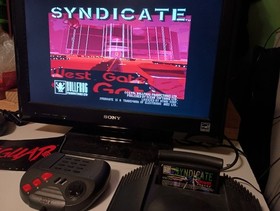 Atari Jaguar Console Lot, 2x Controllers, and Games, including Alien vs Predator