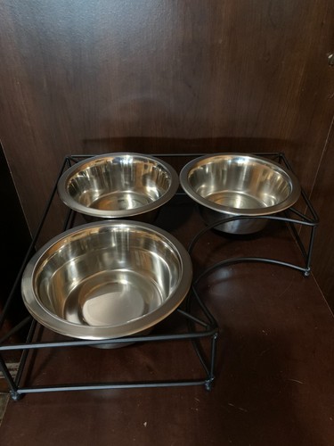 ALIMENTADOR TRIPLE PARA MASCOTAS ESQUINA Cuenco de acero inoxidable para perros y gatos - 4 tazas, negro - Frisco - Imagen 2 de 5
