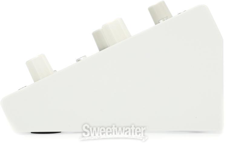 Roland Bridge Cast Dual-bus Gaming Audio Mixer - Ice White Roland Bridge Cast Dual-bus Gaming Audio Mixer - Ice White