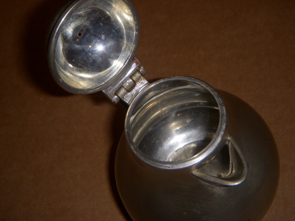 vintage QUEEN ART PEWTER BROOKLYN NY 332 covered CREAMER, SMALL