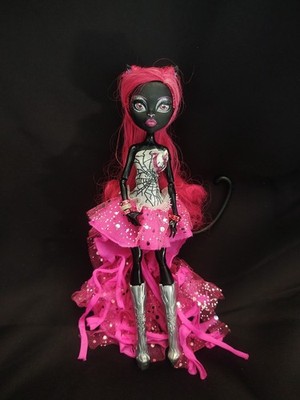 Monster High Catty Noir G1 Werecat Pop Diva Modepuppe 2013 BESCHREIBUNG LESEN