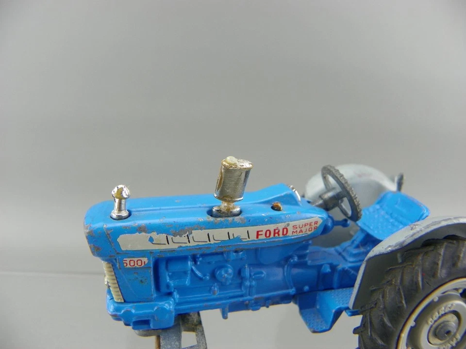 Vintage 1969 Corgi 74 Diecast 1/43 Scale Blue Ford 5000 Super Major Farm Tractor - Image 4 of 4