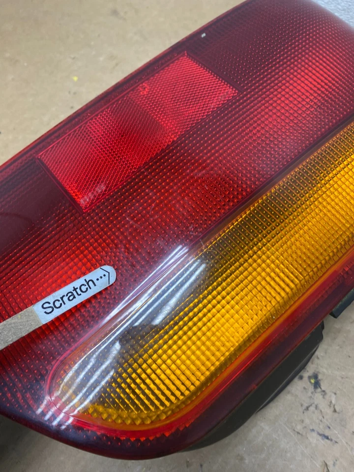 1997 - 2000 Chrysler Sebring Left Driver Lh Side Tail Light OEM H9431 DG - Image 3 of 4