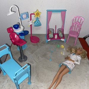 Barbie Medico Conjunto De Juego Y Accesorios De Bebe Ebay