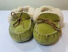 Acorn Women  s Green Suede Slippers With Fleece Lining  Rubber Soles 10M