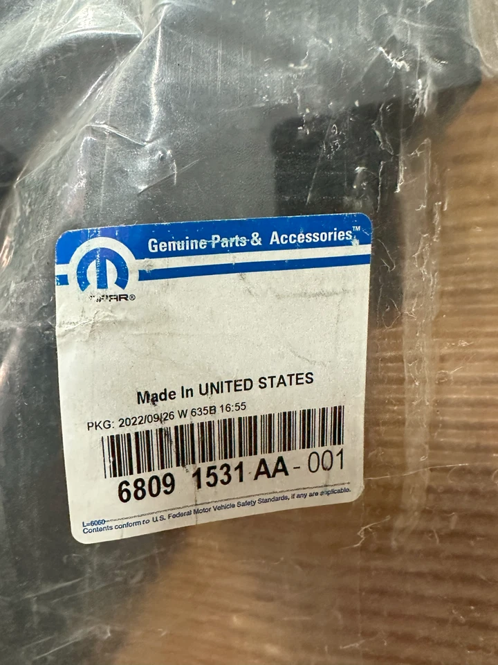 New OEM Mopar Panel Lower Bumper Deflector 2011-2017 Jeep Patriot 68091531AA - Imagem 4 de 4