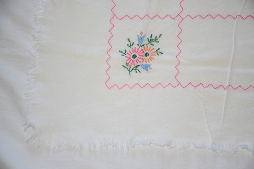Coperta copriletto culla vintage ricamata a mano giocattoli fiori leggera - Foto 7 di 10