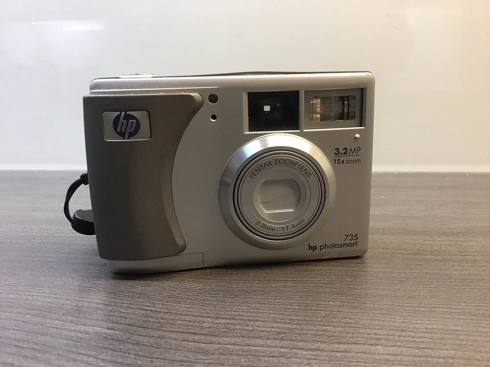 Digital Kamera Hewlett Packard Photosmart 735 mit 3,2 MP + 15x Zoom - Fb. Silber - Bild 2 von 4