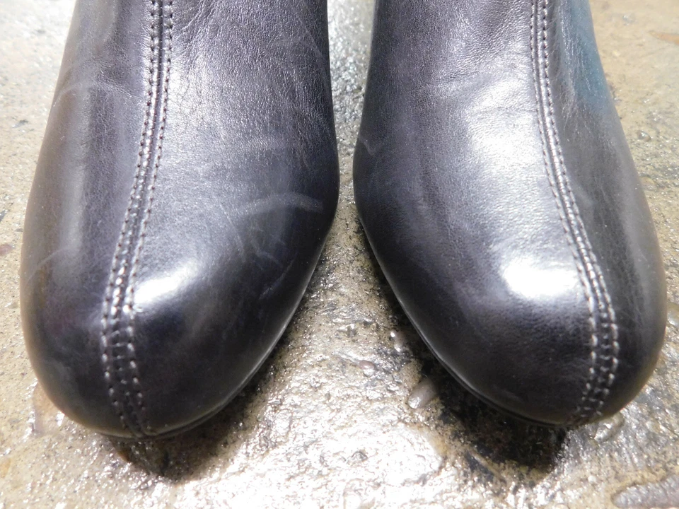 Usado en Excelente Condición Clarks Brielle Abby Cuero Gris Oscuro Tacón de Cuña Botines Talla 9 Foto 4 de 4